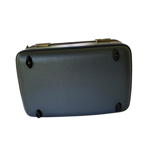 Vintage American Tourister Handheld Trunk - Picture 3 of 10